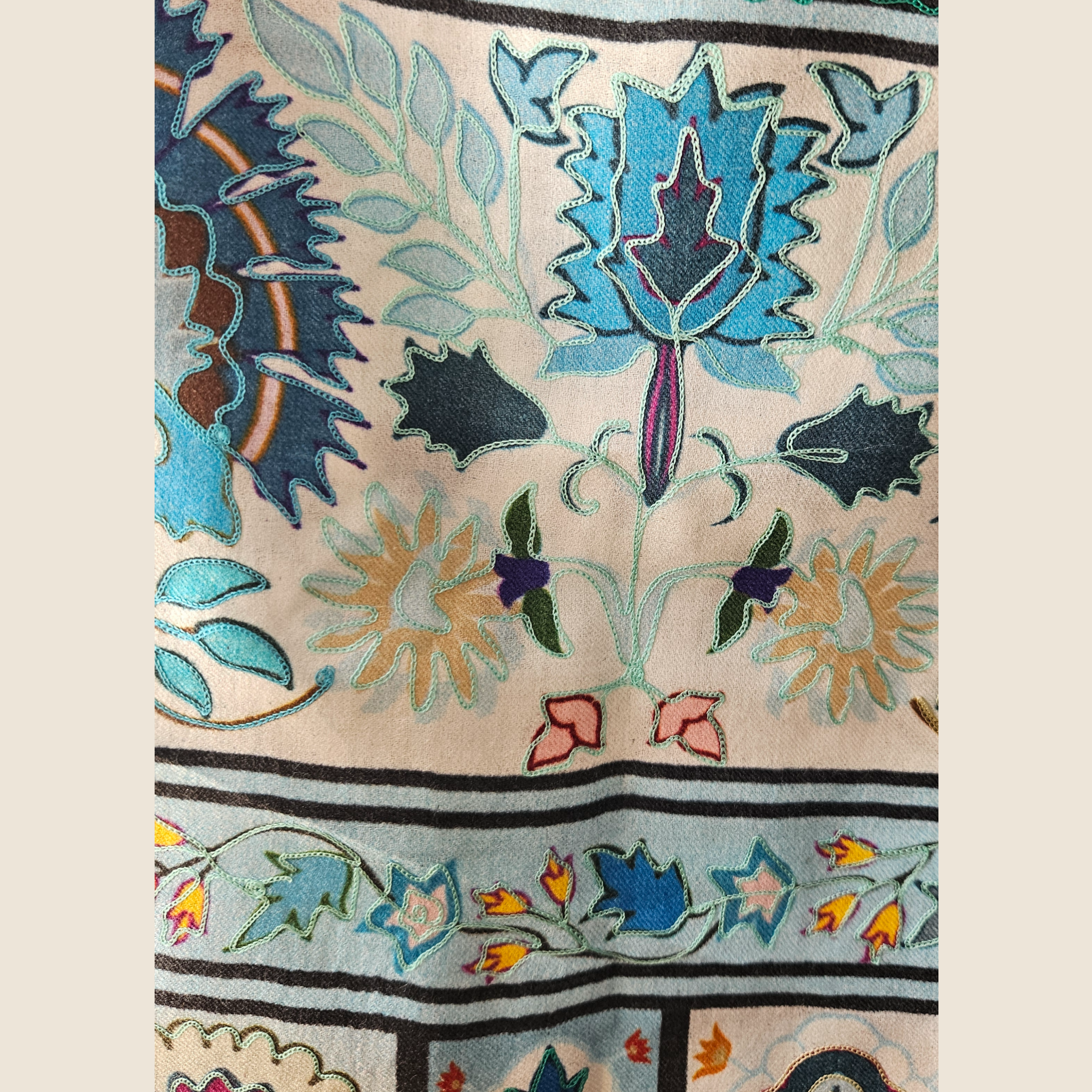 Schal aus Kaschmir, blau mit Blumen