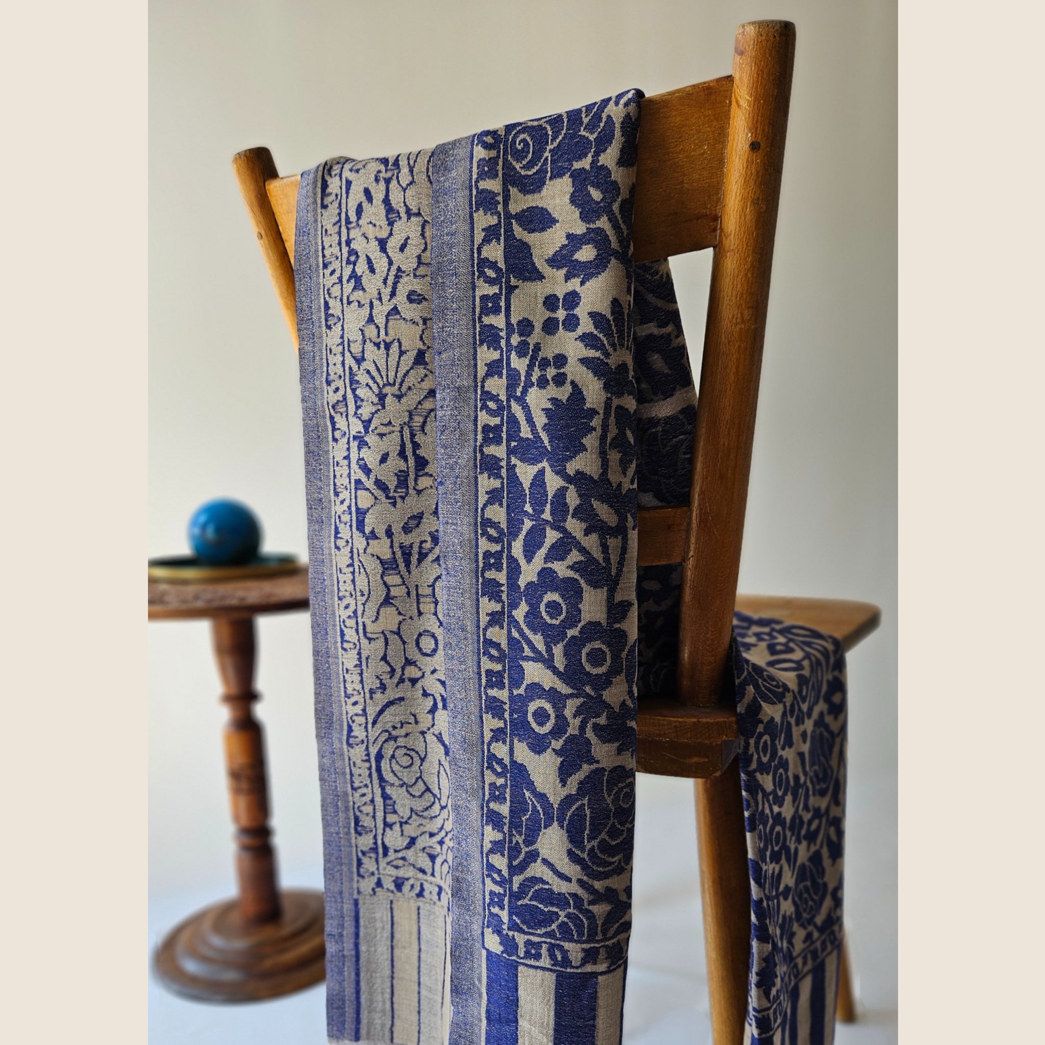 Schal aus Kaschmir, blaues Webmuster