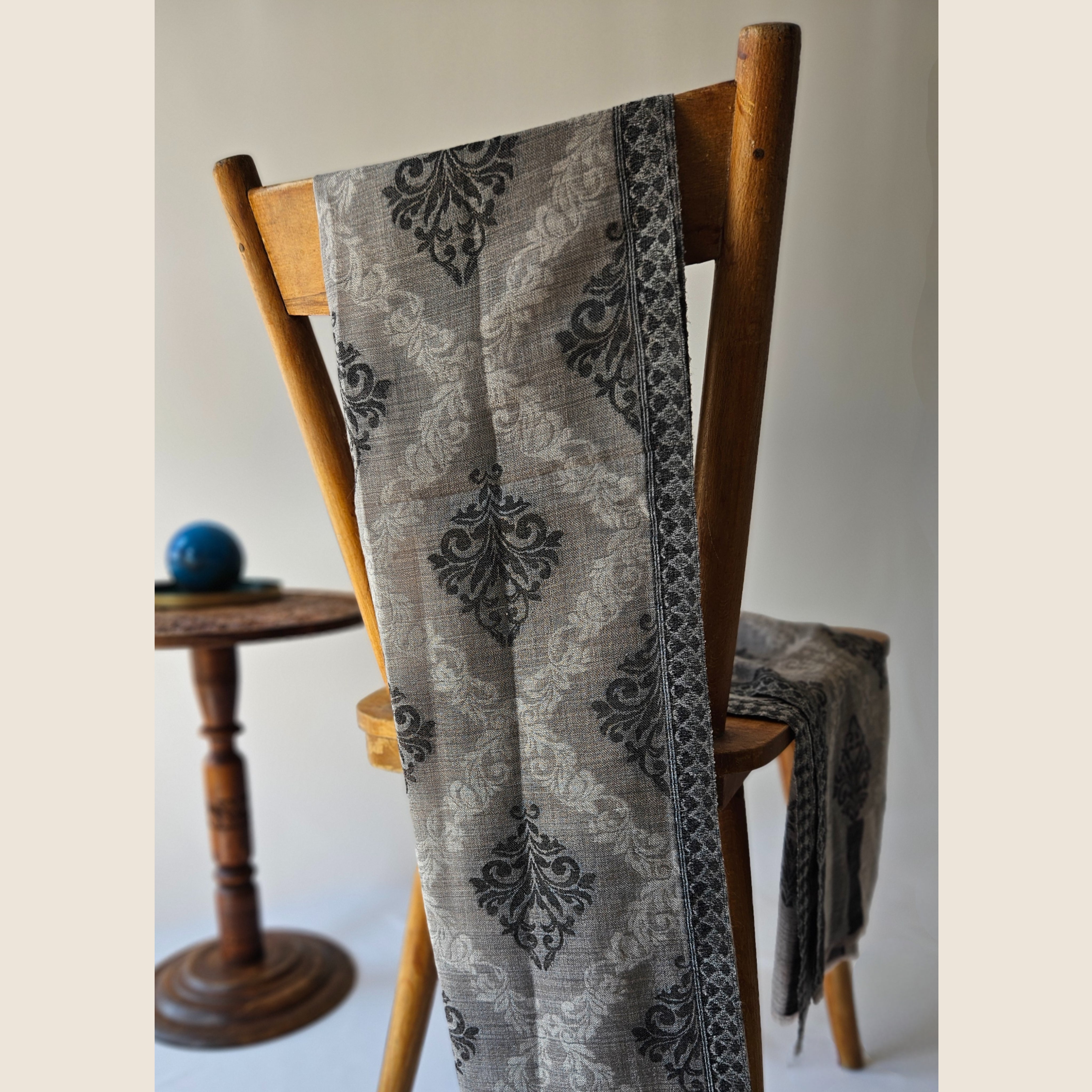 Schal aus Kaschmir, graues Webmuster