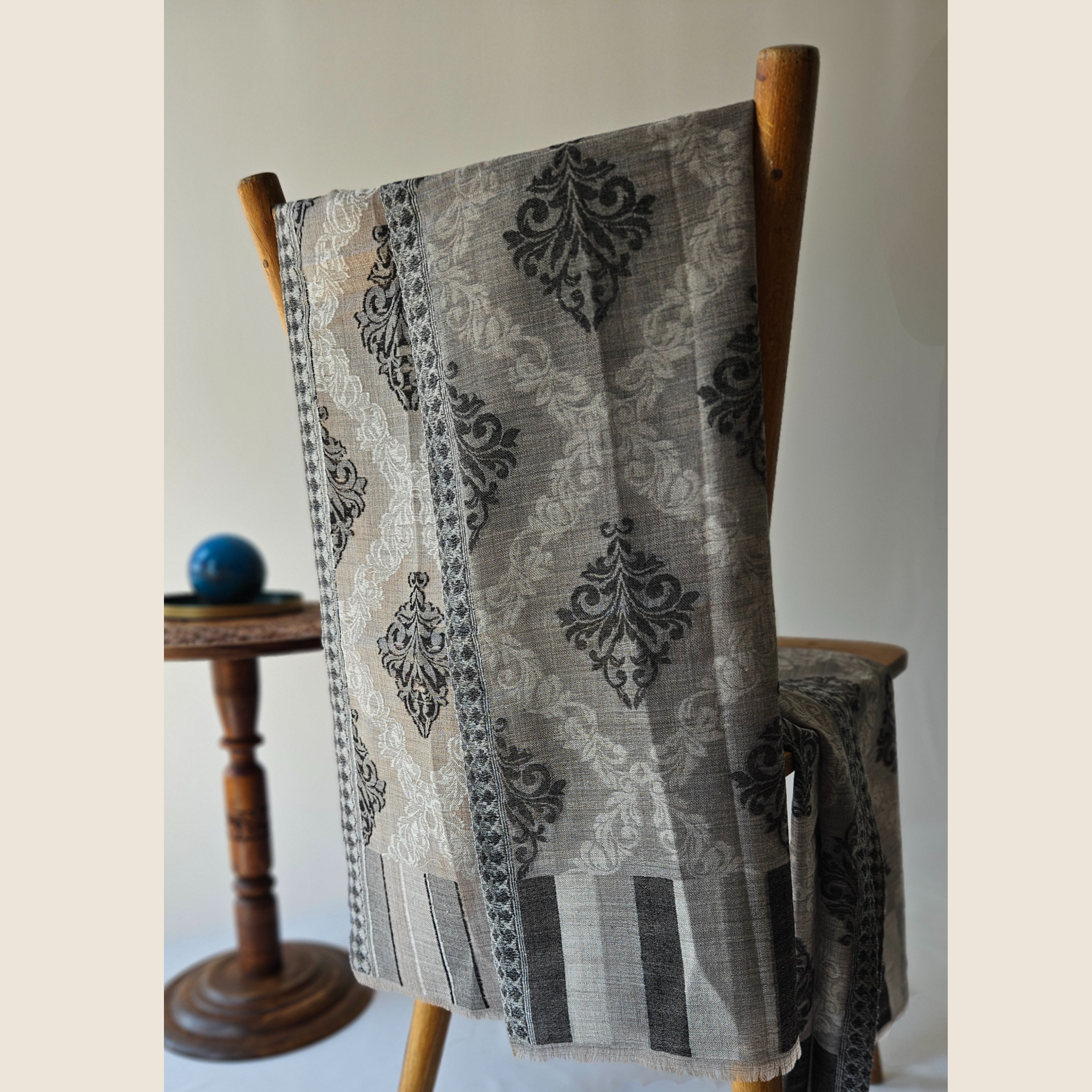 Schal aus Kaschmir, graues Webmuster
